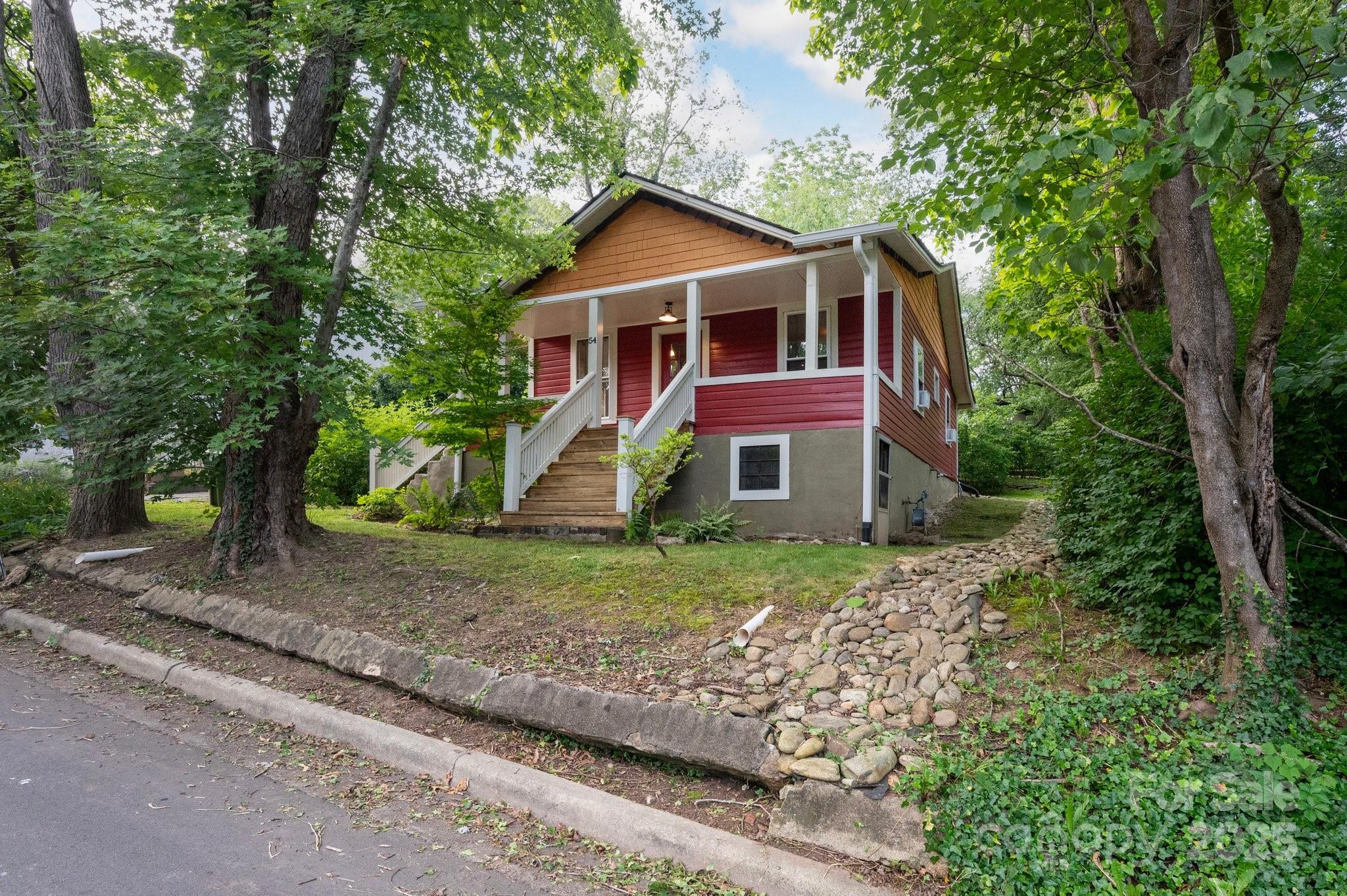 54 Downing Street Asheville NC 28806