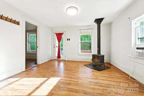 54 Downing Street Asheville NC 28806