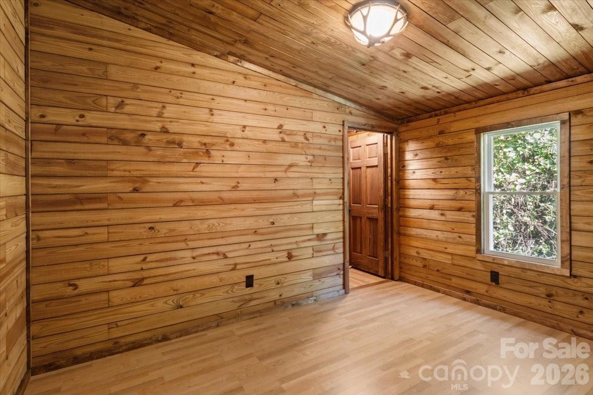 1050 Wyatt Town Road Burnsville NC 28714