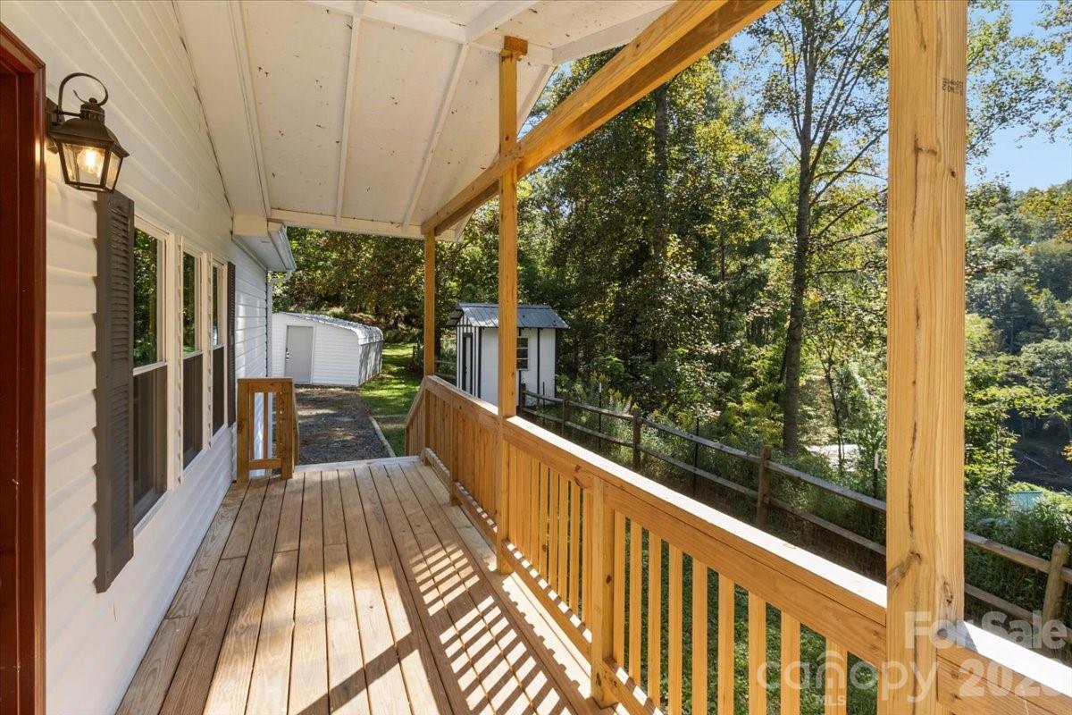 1050 Wyatt Town Road Burnsville NC 28714
