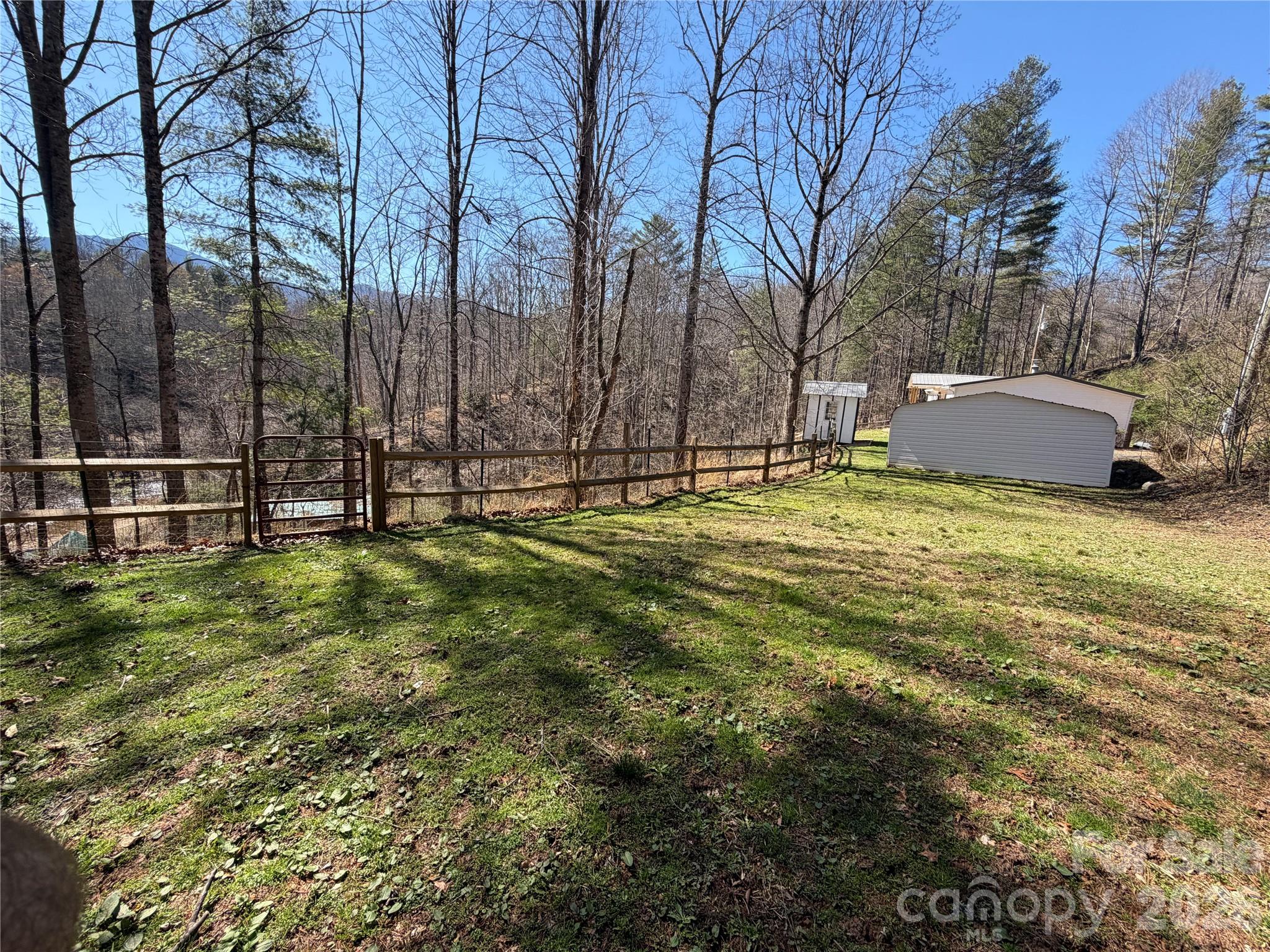1050 Wyatt Town Road Burnsville NC 28714