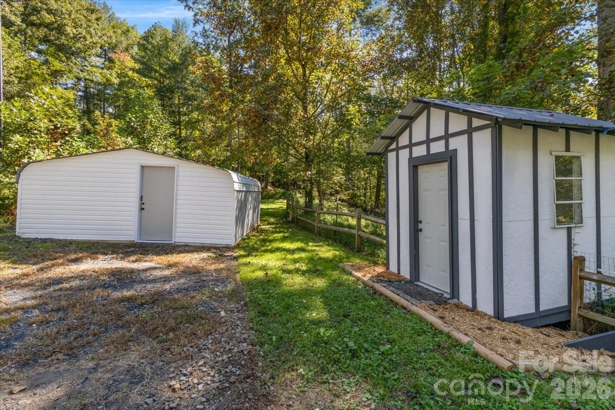 1050 Wyatt Town Road Burnsville NC 28714