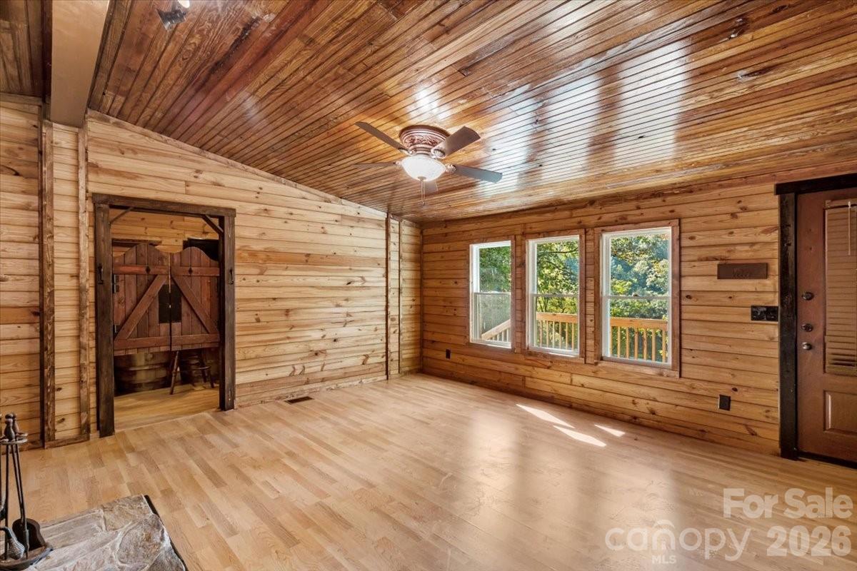 1050 Wyatt Town Road Burnsville NC 28714