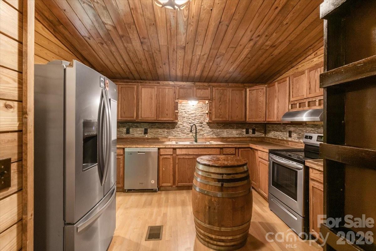 1050 Wyatt Town Road Burnsville NC 28714