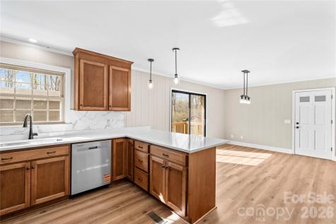 1804 Clingman Road Ronda NC 28670