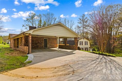 1804 Clingman Road Ronda NC 28670
