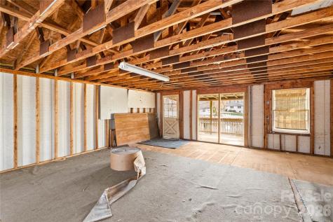 1804 Clingman Road Ronda NC 28670