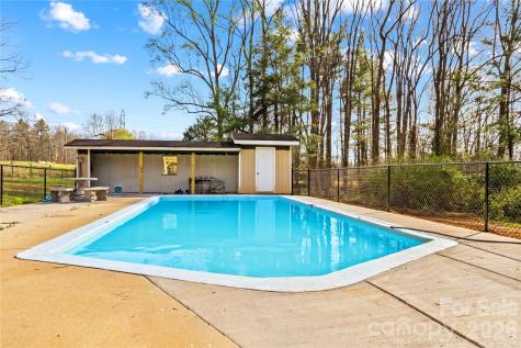1804 Clingman Road Ronda NC 28670