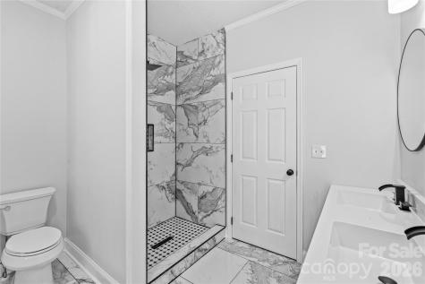 103 E Wilkins Street Dallas NC 28034