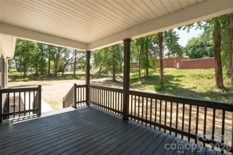 103 E Wilkins Street Dallas NC 28034