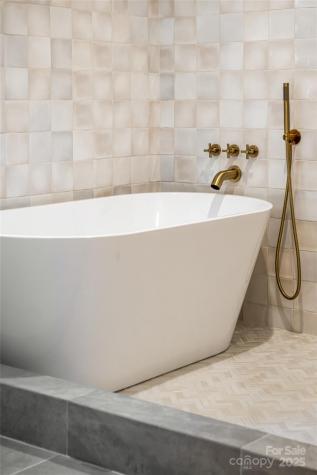 166 Brookwood Road Asheville NC 28804