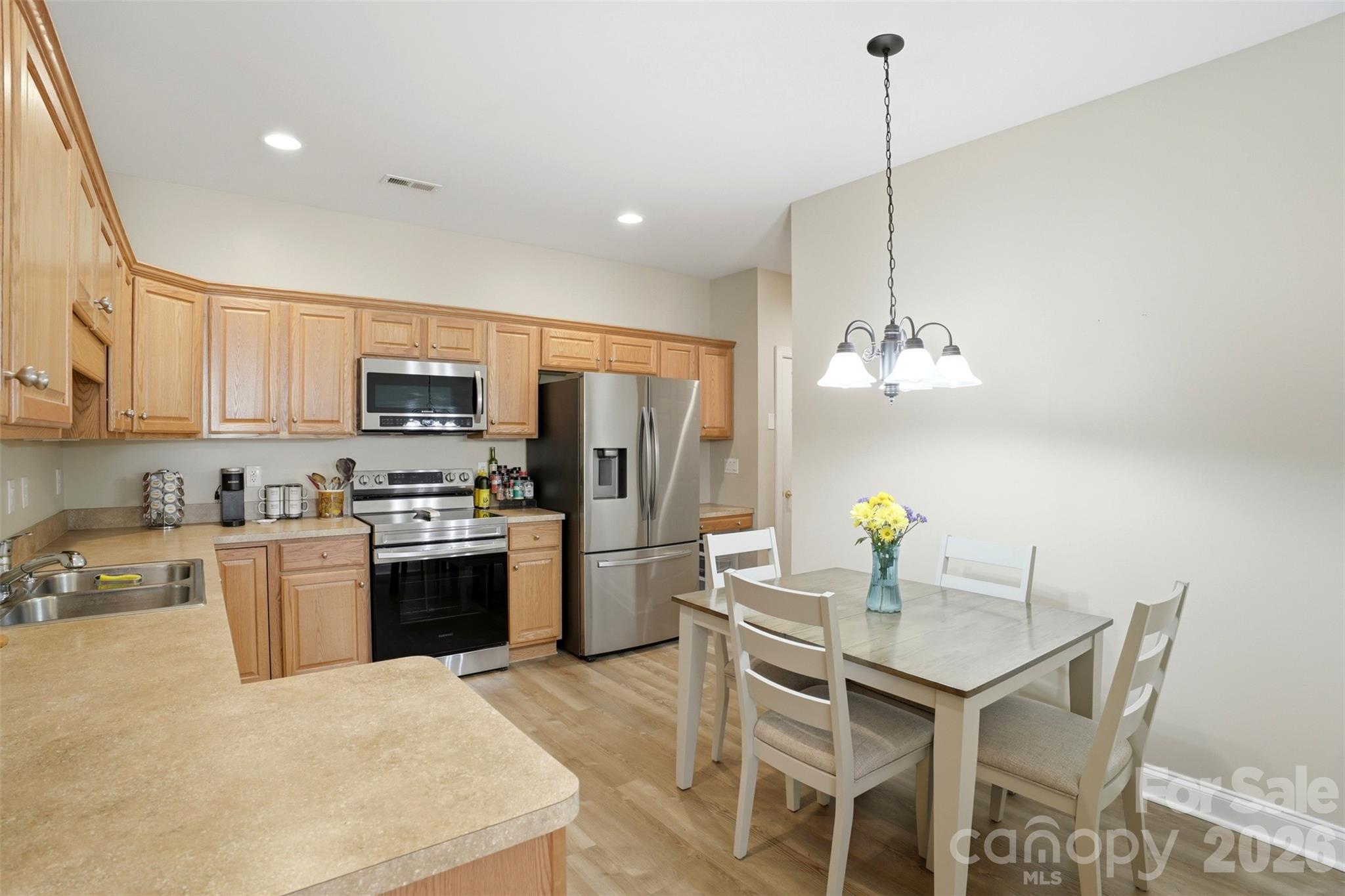 2118 N Castle Court Matthews NC 28105