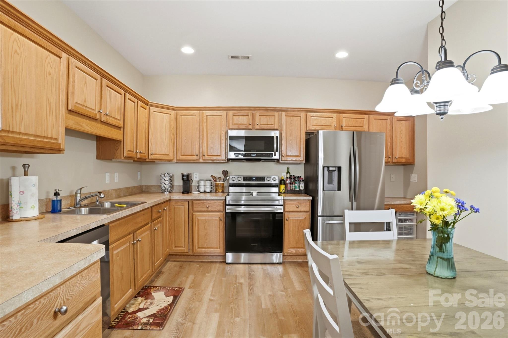 2118 N Castle Court Matthews NC 28105