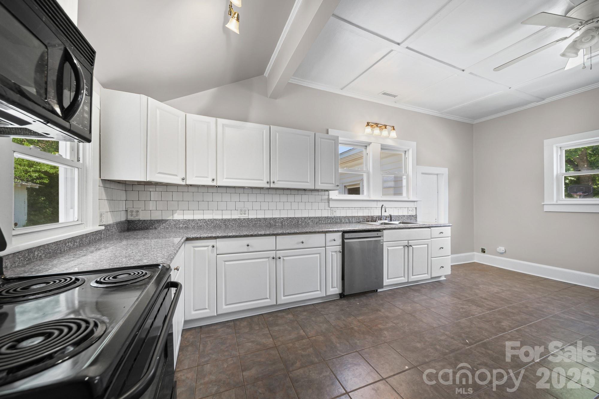204 S East Avenue Kannapolis NC 28083