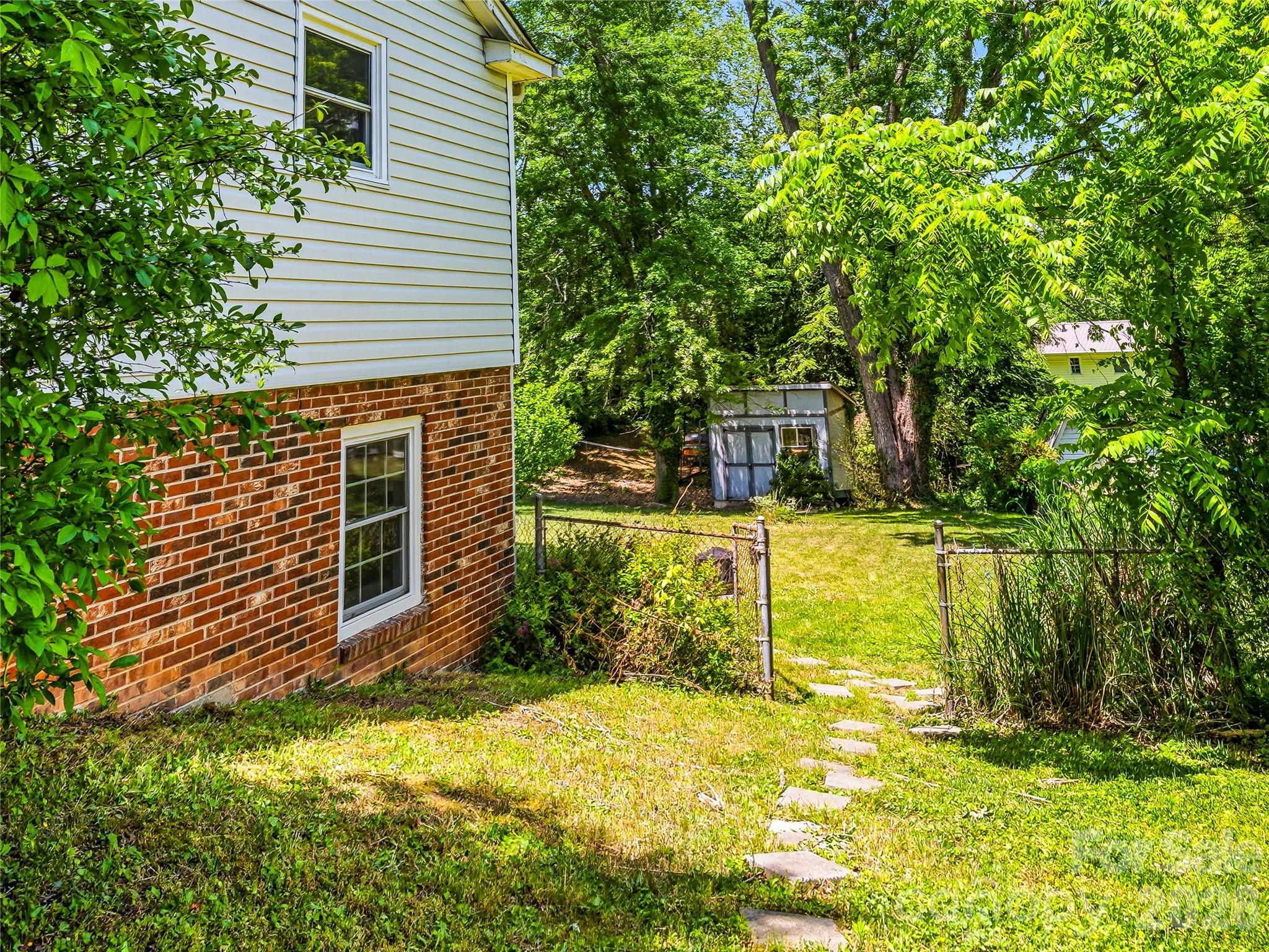 60 Skyview Terrace Asheville NC 28806