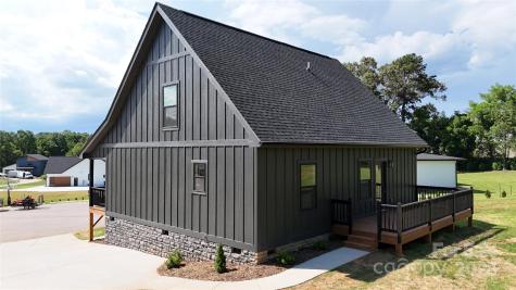 129 Scott Meadows Drive Asheville NC 28806