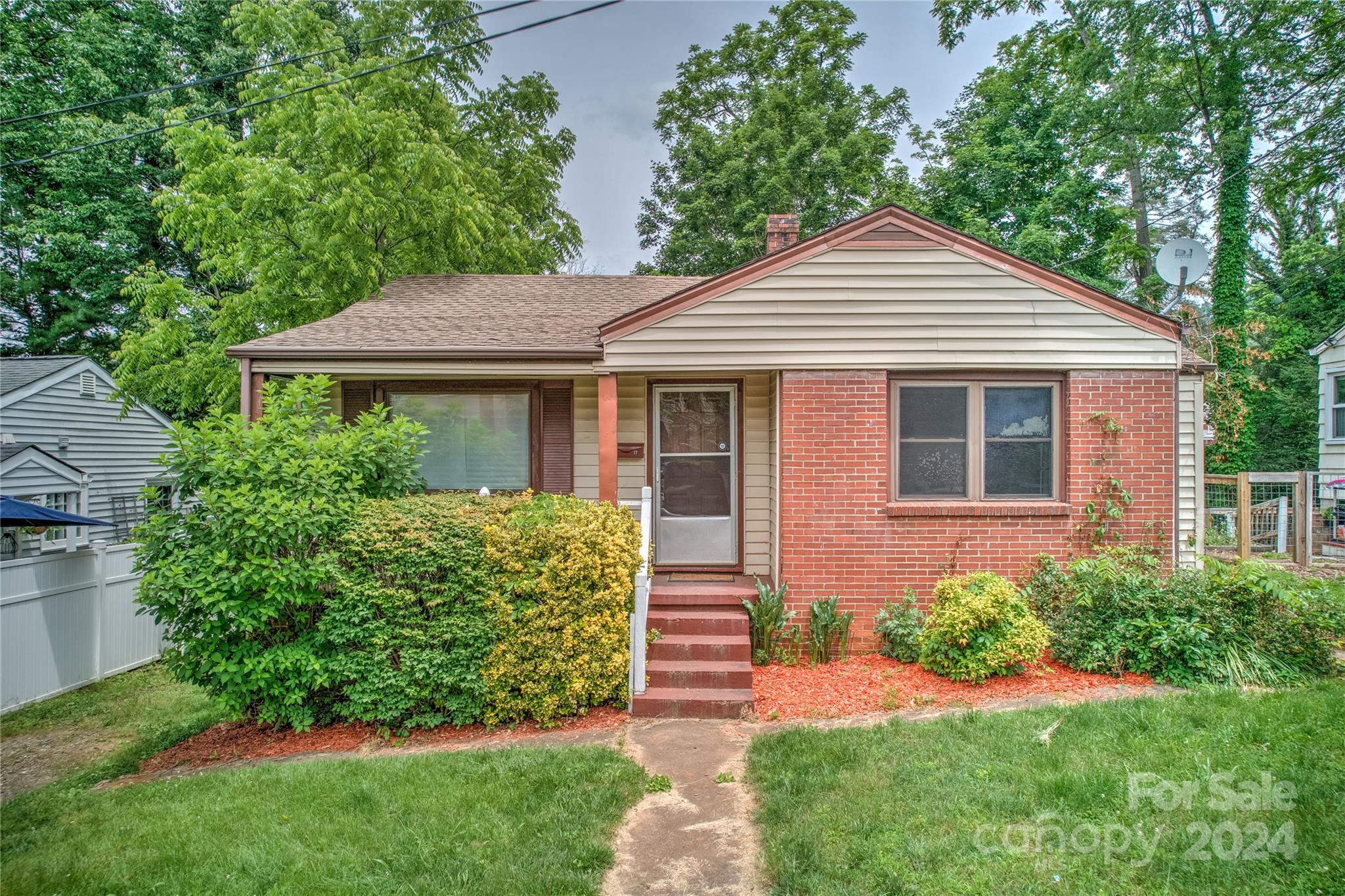 17 Lennox Street Asheville NC 28801