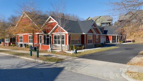 20 Brookstone Place Candler NC 28715