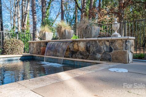 8000 Water View Drive Belmont NC 28012