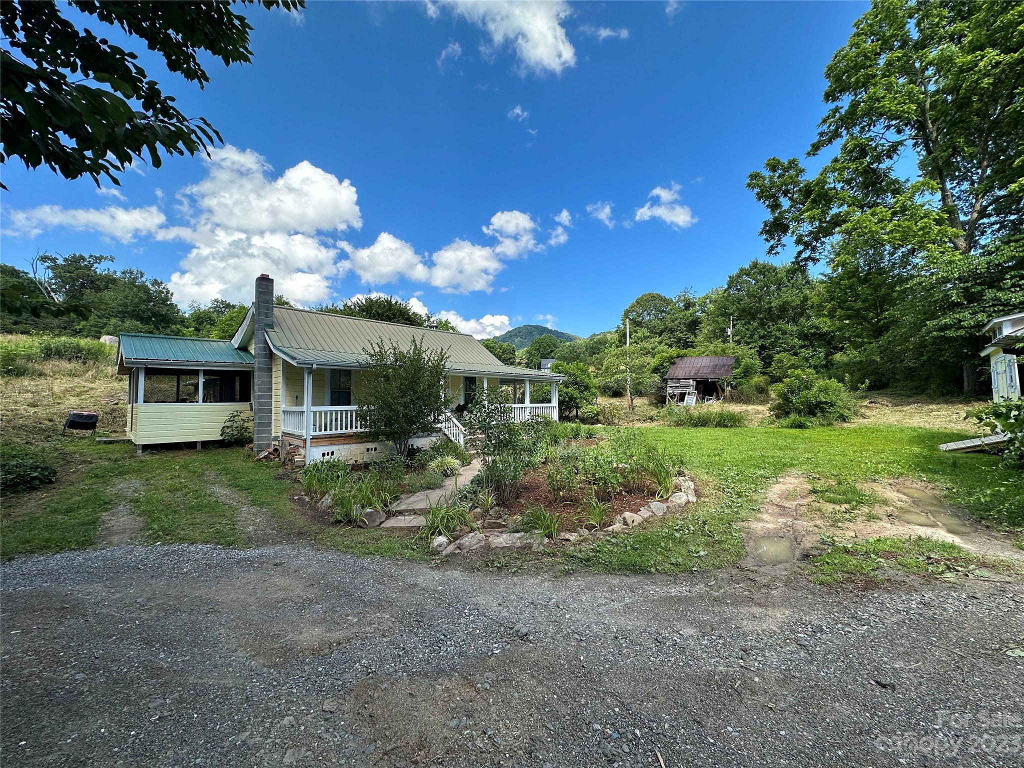 3591 Chapel Hill Road Marshall NC 28753