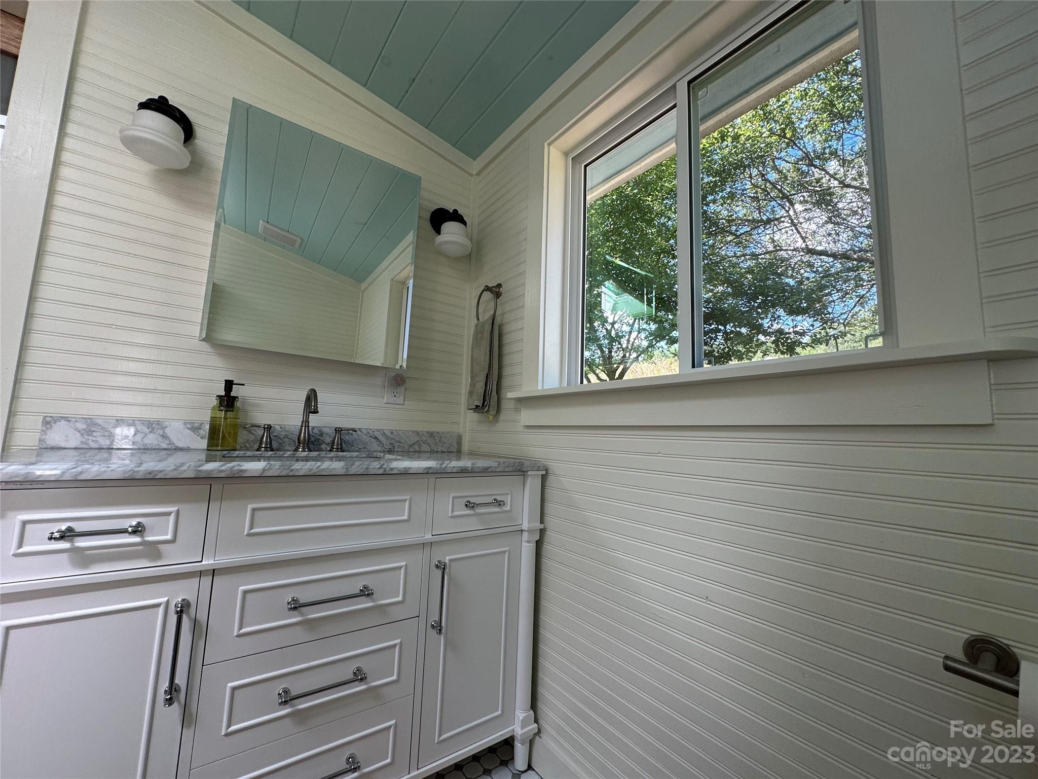 3591 Chapel Hill Road Marshall NC 28753