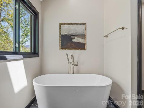 110 North Knob Lane Weaverville NC 28787