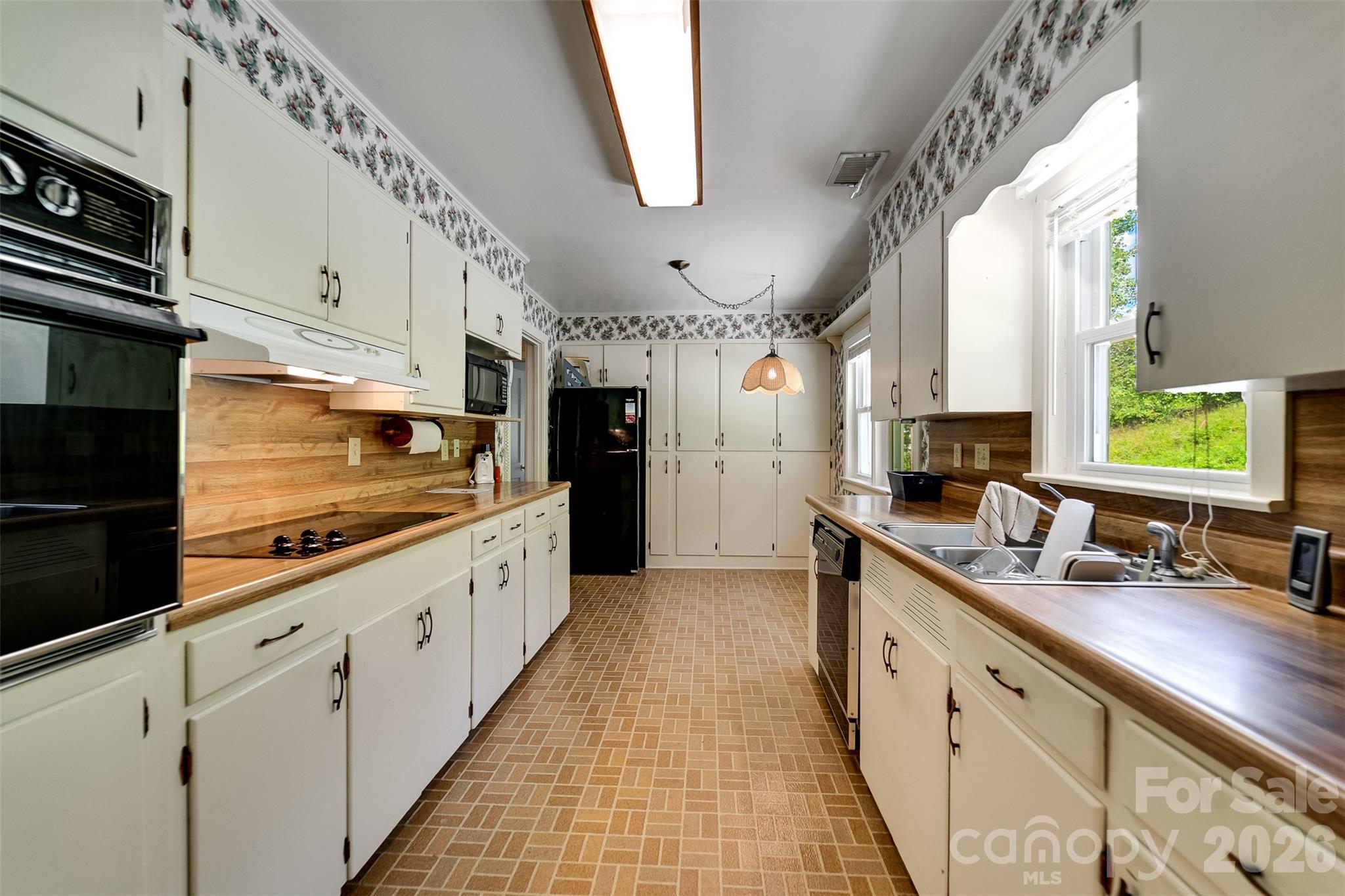 144 Cherry Street Sylva NC 28779