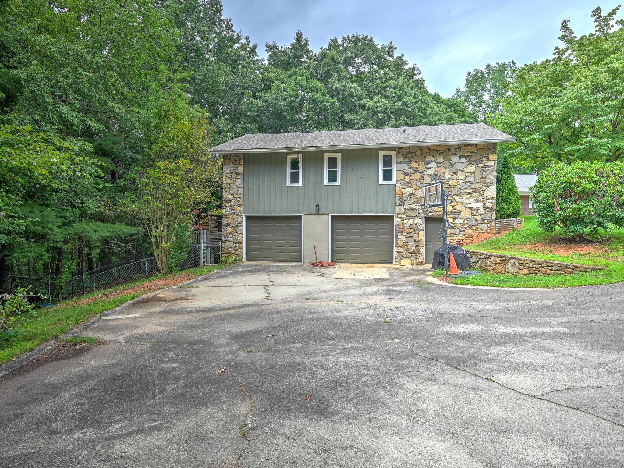 1 Blueberry Hill Road Asheville NC 28804