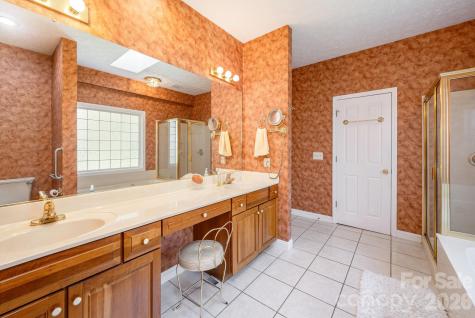 4 Ben Hogan Drive Hendersonville NC 28739