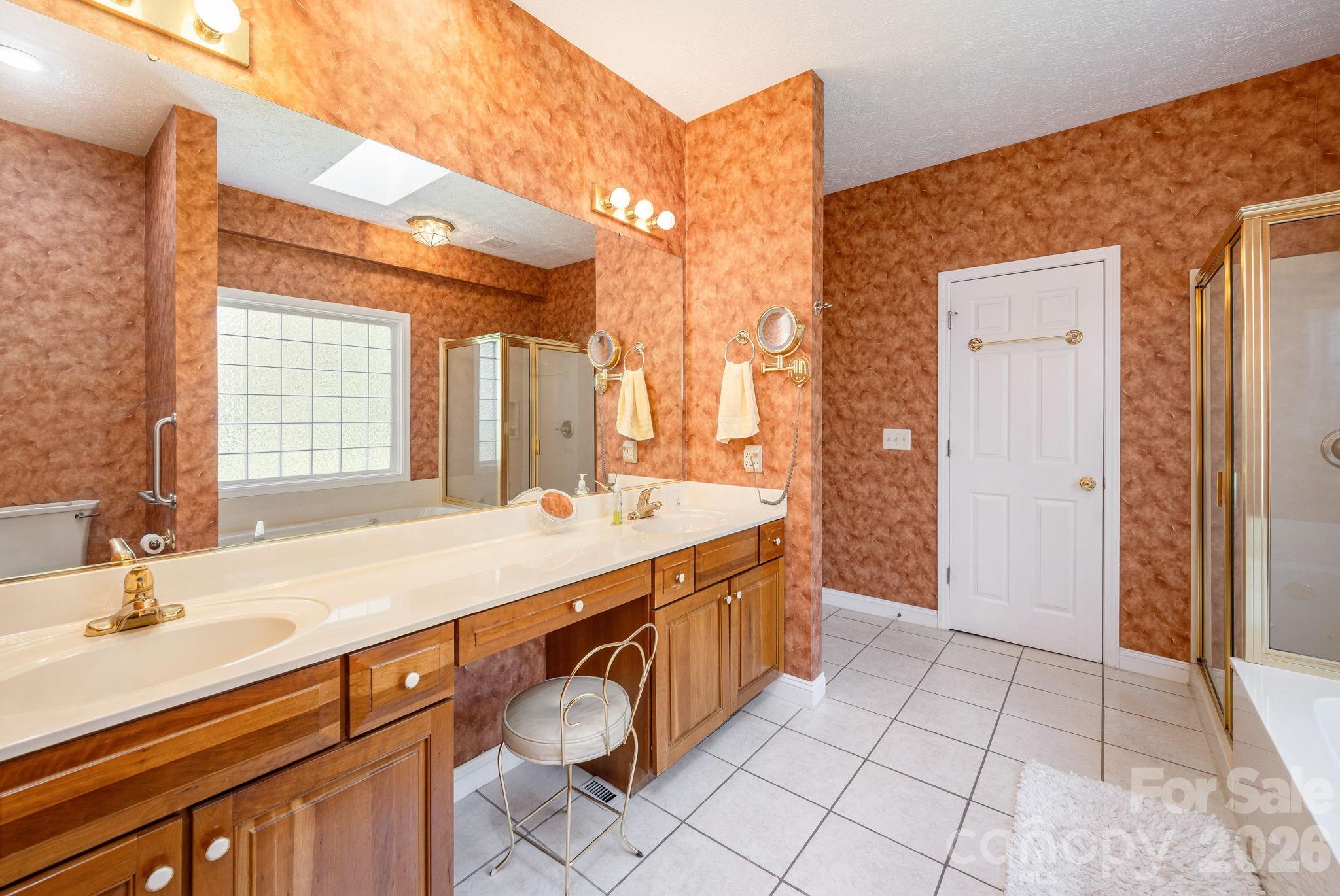 4 Ben Hogan Drive Hendersonville NC 28739