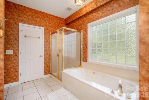 4 Ben Hogan Drive Hendersonville NC 28739