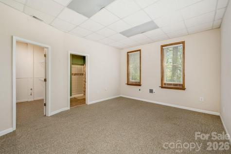 4 Ben Hogan Drive Hendersonville NC 28739