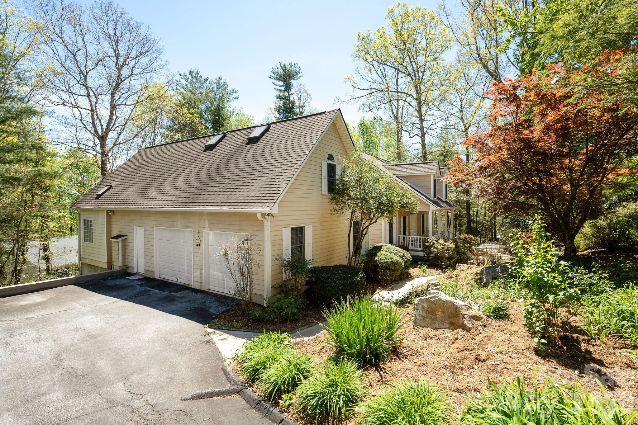 4 Ben Hogan Drive Hendersonville NC 28739