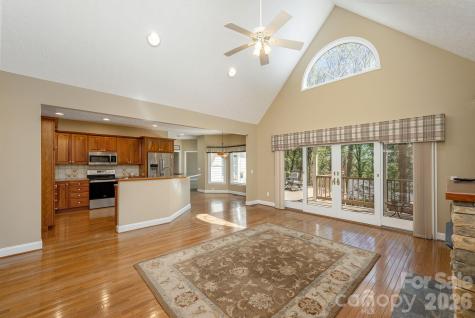 4 Ben Hogan Drive Hendersonville NC 28739
