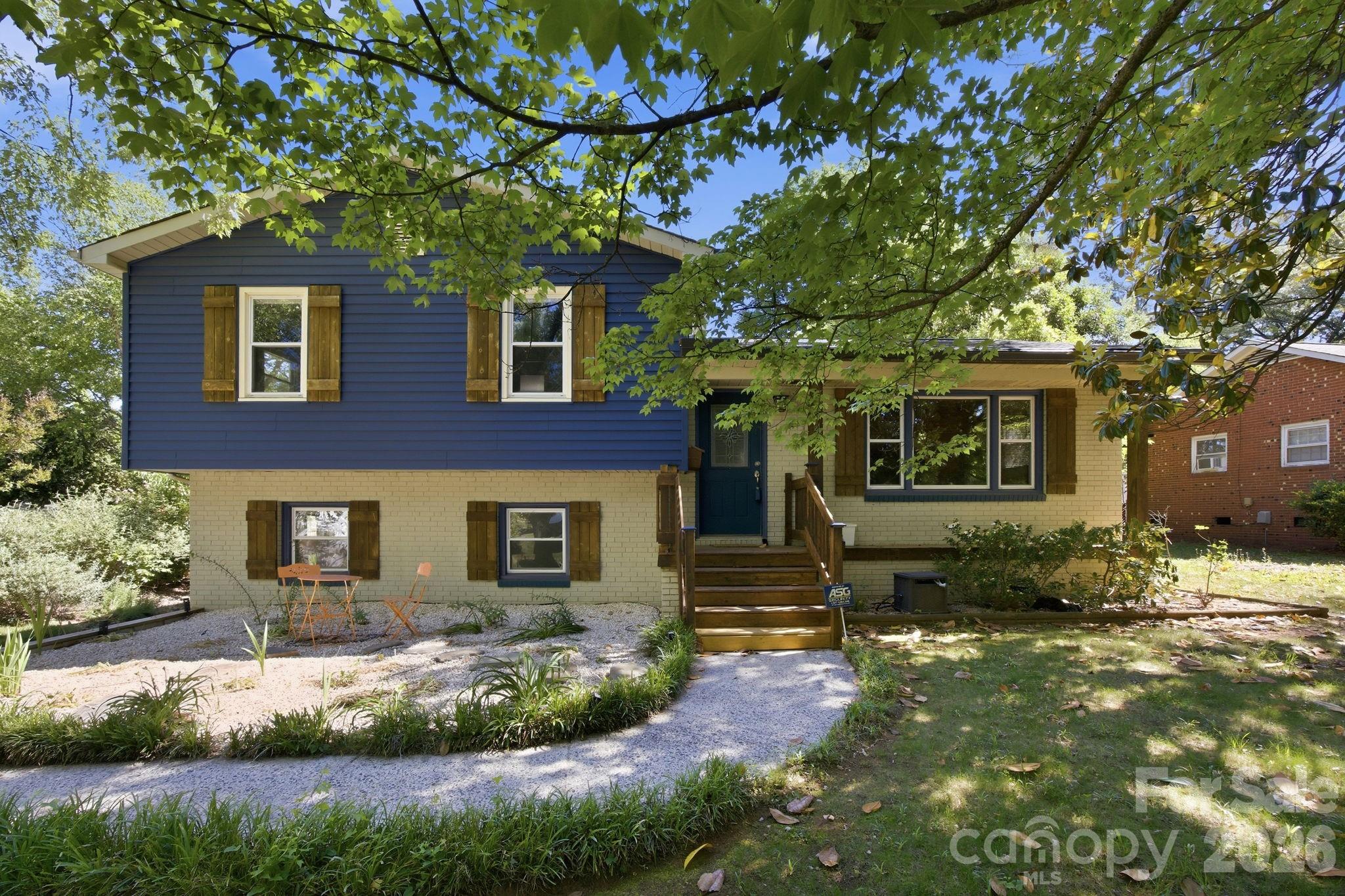 1941 Bentley Place Charlotte NC 28205