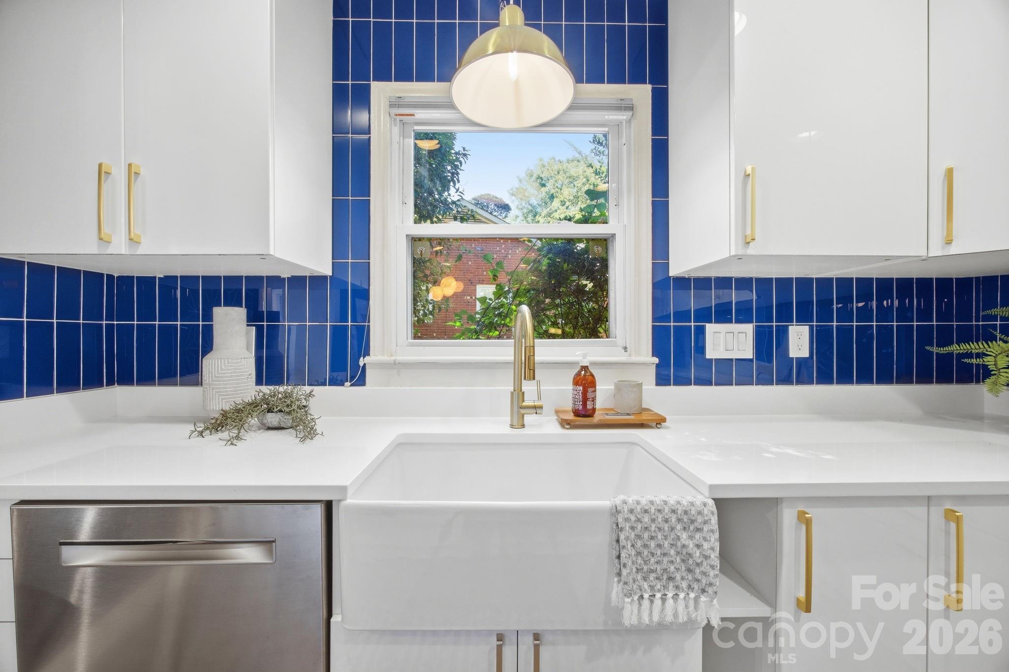 1941 Bentley Place Charlotte NC 28205
