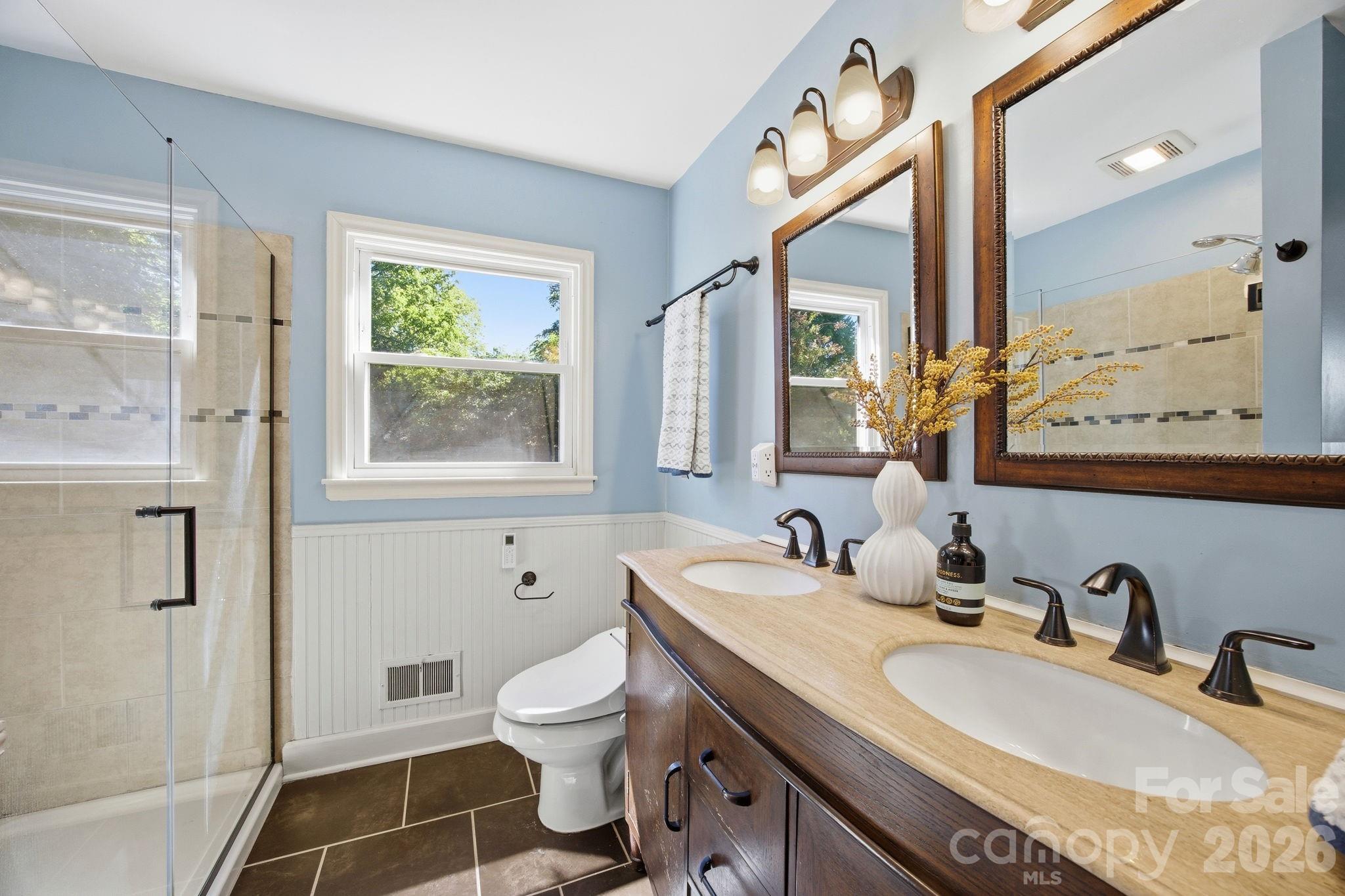 1941 Bentley Place Charlotte NC 28205