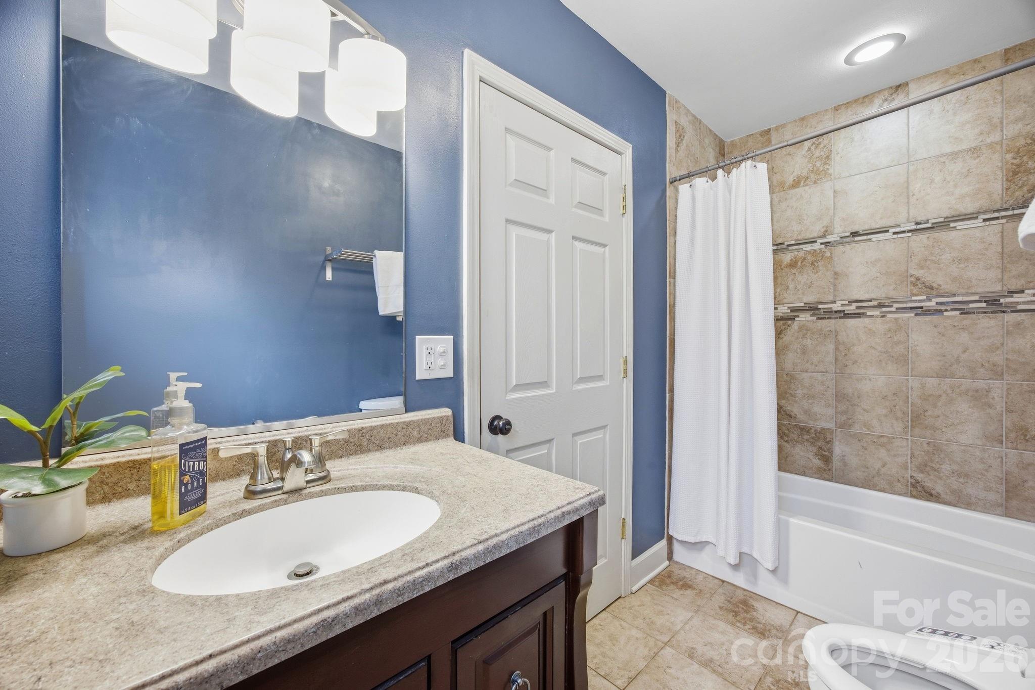 1941 Bentley Place Charlotte NC 28205