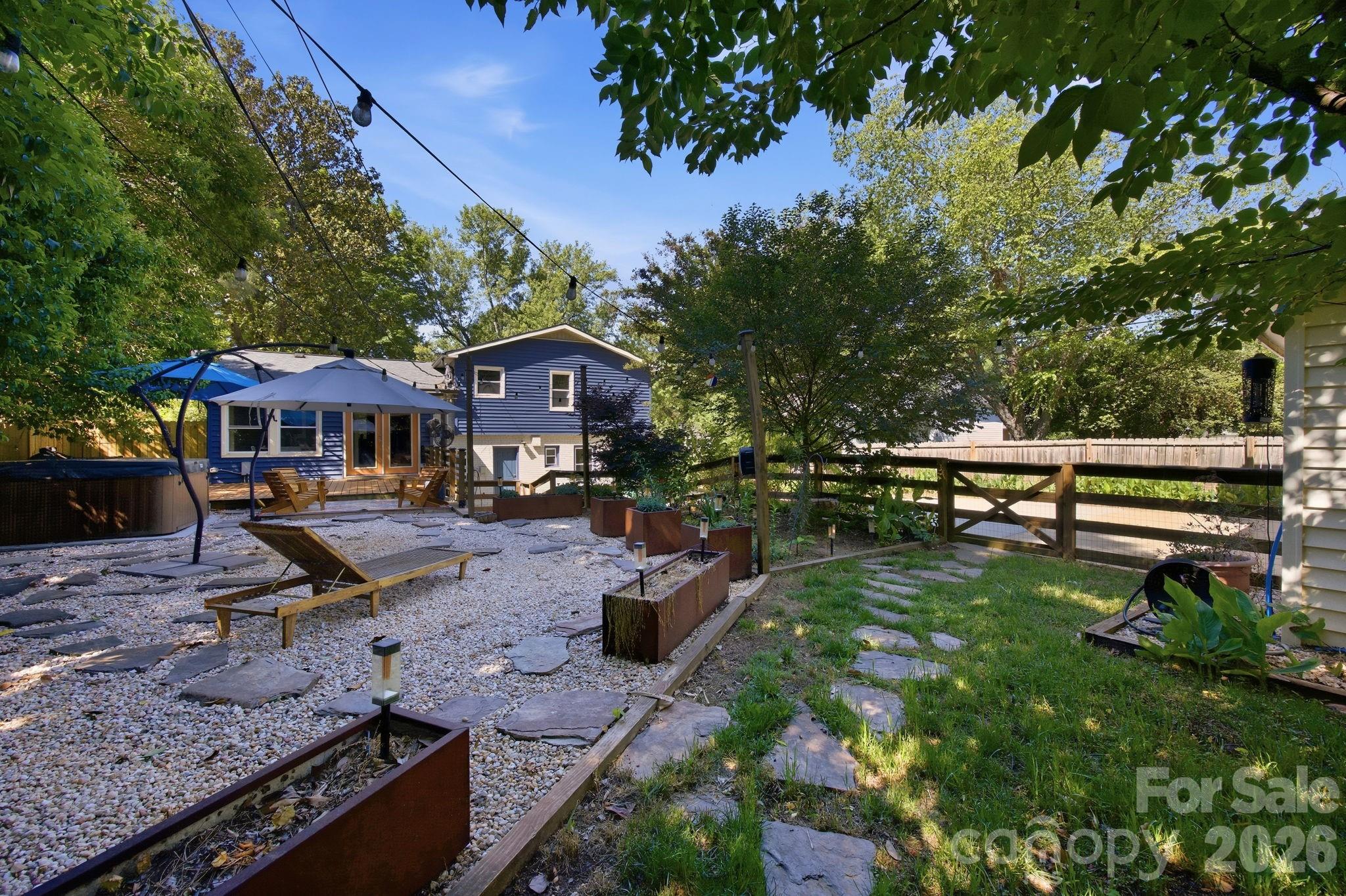 1941 Bentley Place Charlotte NC 28205
