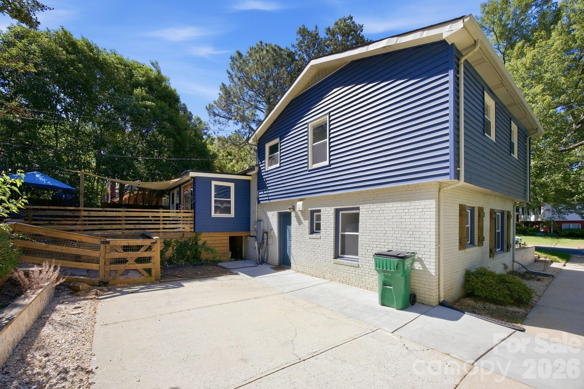 1941 Bentley Place Charlotte NC 28205