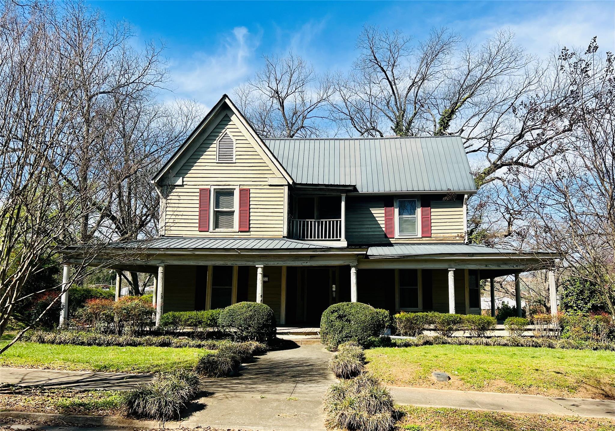 220 W Bell Street Statesville NC 28677