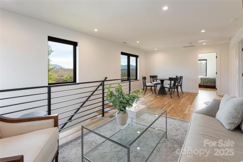 28 Lamb Avenue Asheville NC 28806