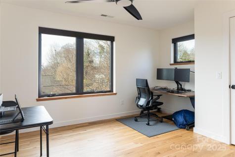 28 Lamb Avenue Asheville NC 28806