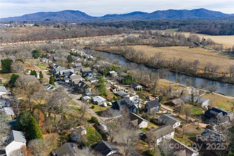 28 Lamb Avenue Asheville NC 28806