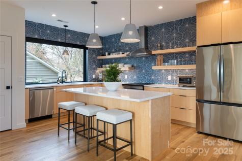 28 Lamb Avenue Asheville NC 28806