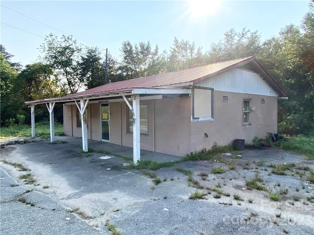 1965 Black Oak Ridge Road Taylorsville NC 28681