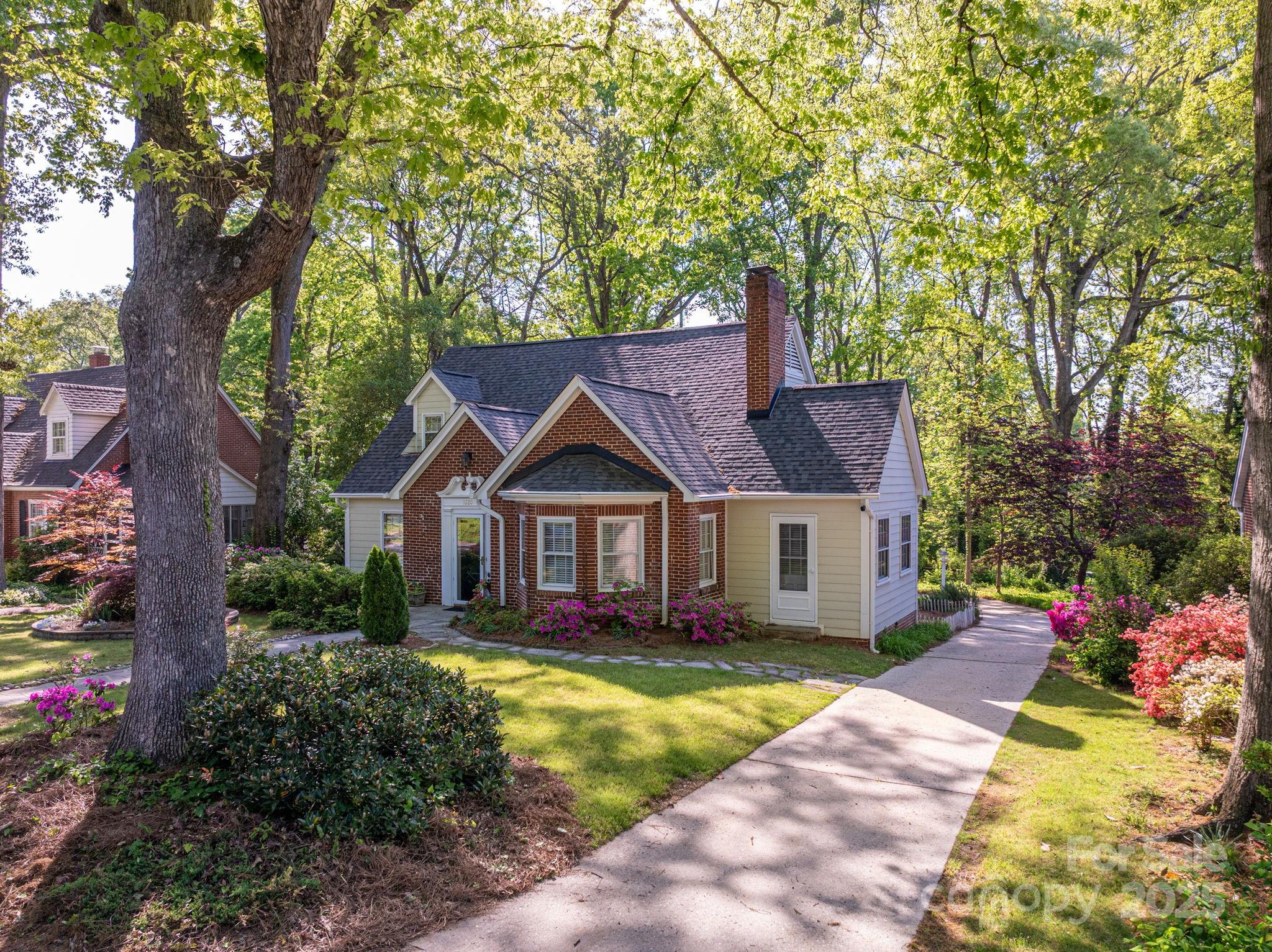 1220 Oakwood Avenue Gastonia NC 28052