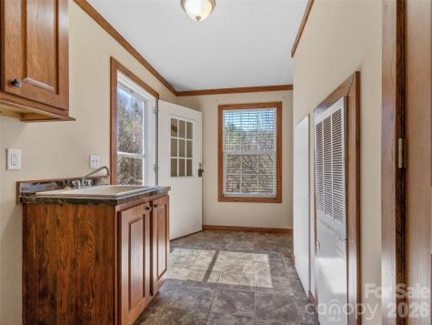 695 Johnson Farm Road Canton NC 28716