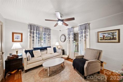 216 W 2nd Street Denton NC 27239