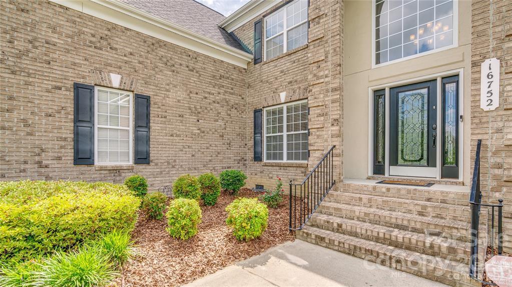 16752 Crosshaven Drive Charlotte NC 28278